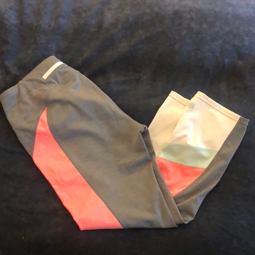 Like new condition athletic cropped leggings